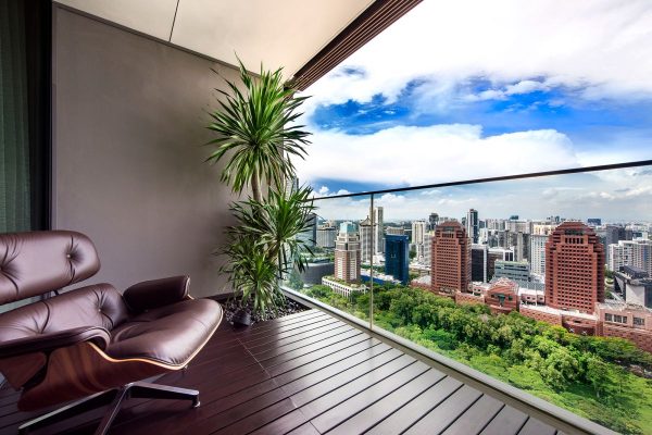 OUE Twin Peak by NIcky Haw and Carlesa Boo