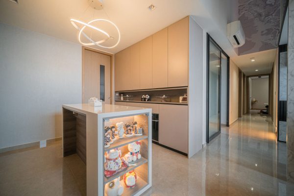 Condo Tapestry by Angelyn Karen 6