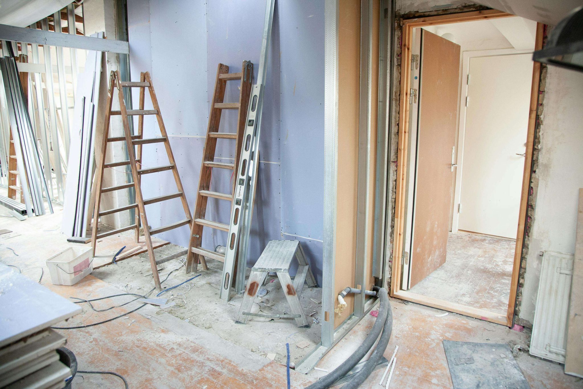 Guide: When an Interior Designer or Contractor Goes Missing